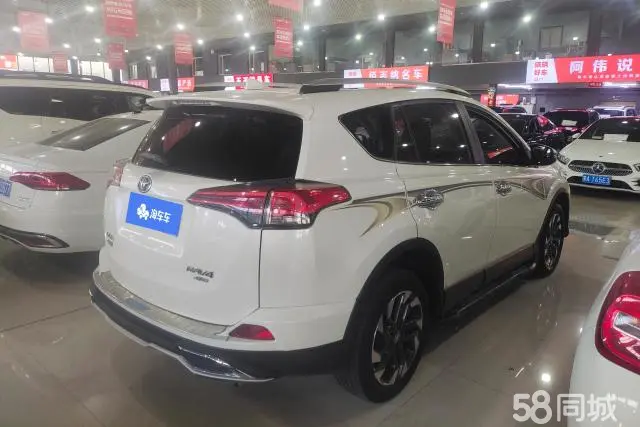 Toyota RAV4 2018 car image #3