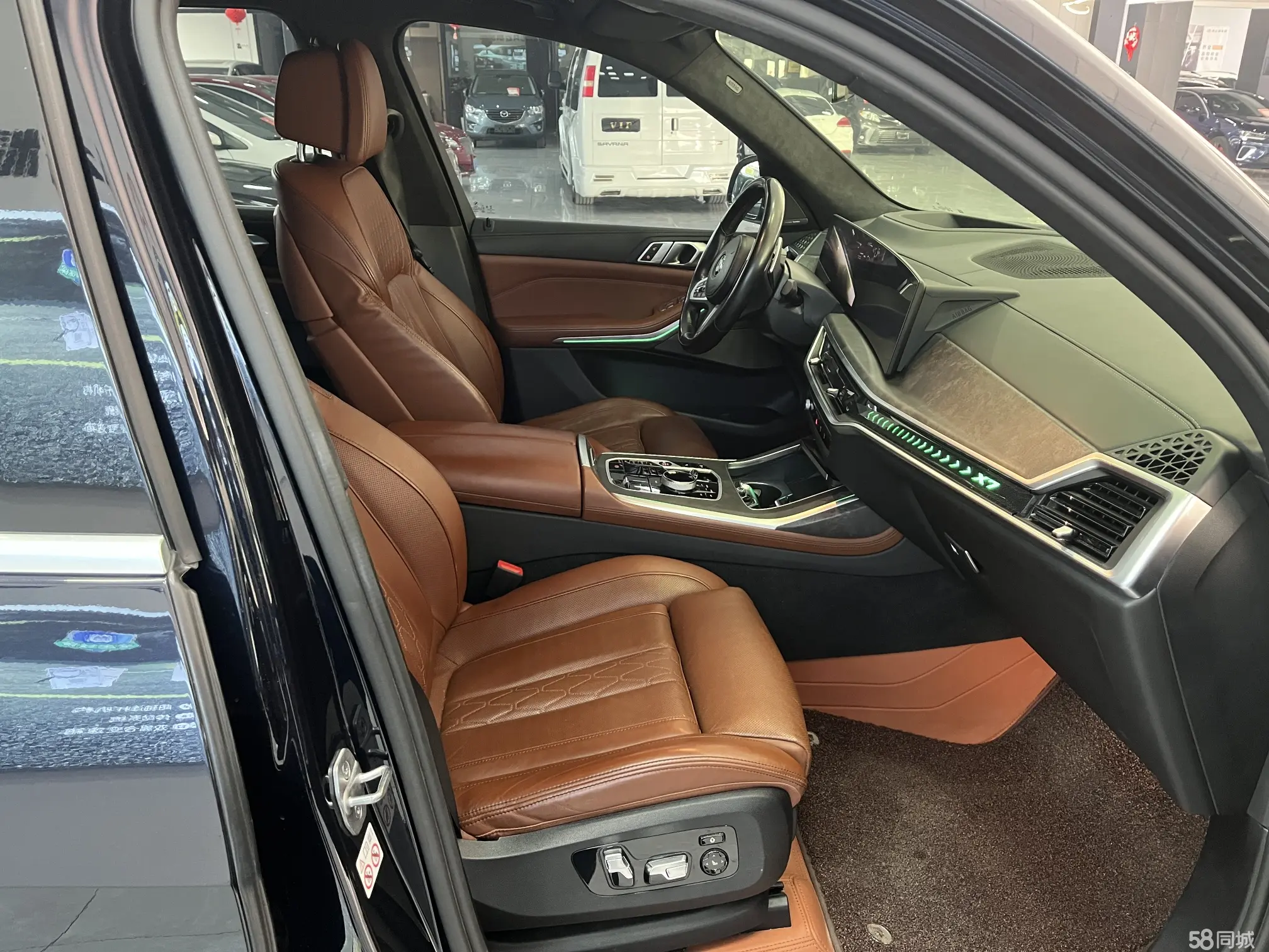 BMW X7 2023 immagine di auto #3