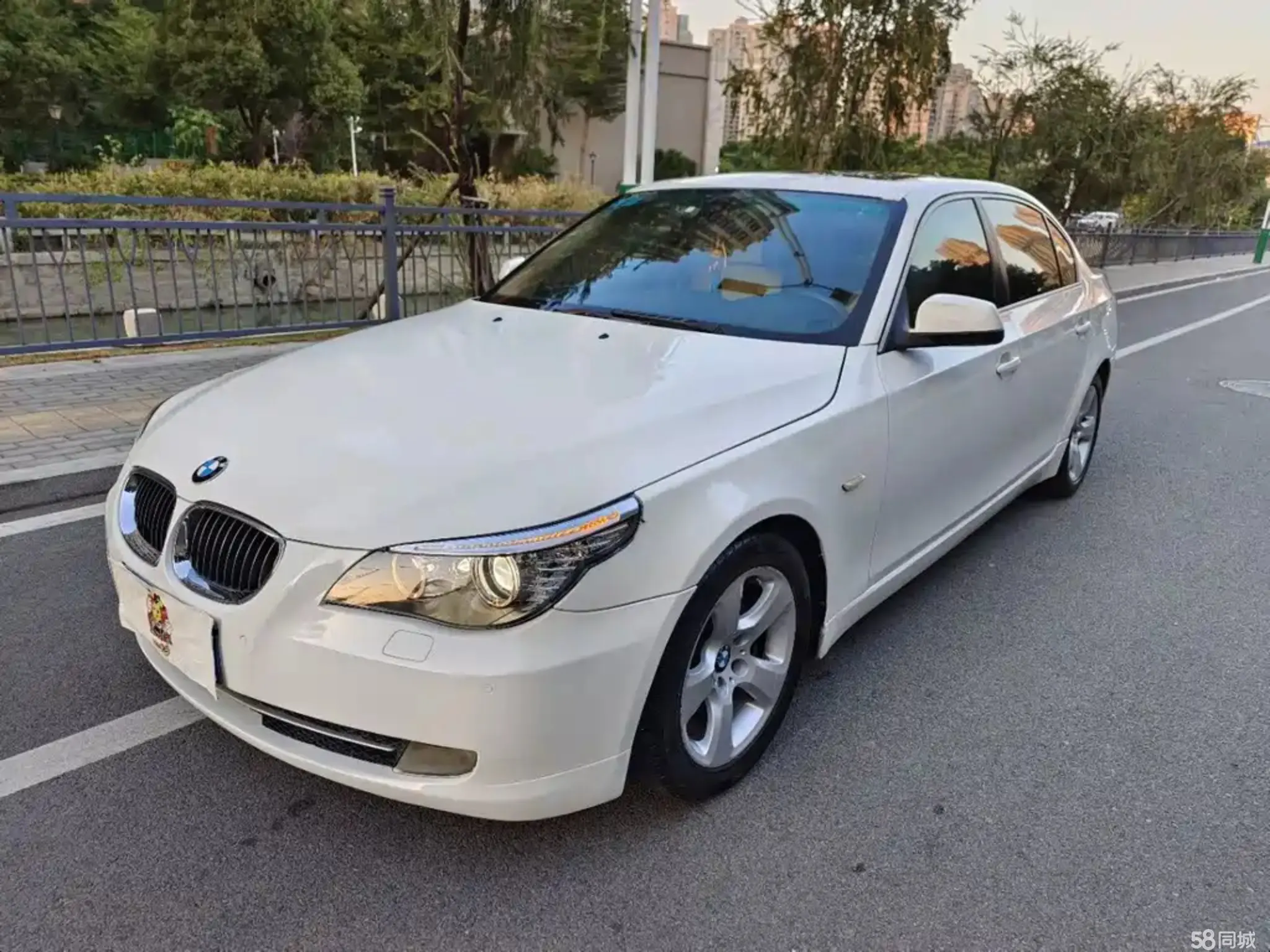 BMW 5 Series 2010 #3 BMW 5 Series 2010 car image #3