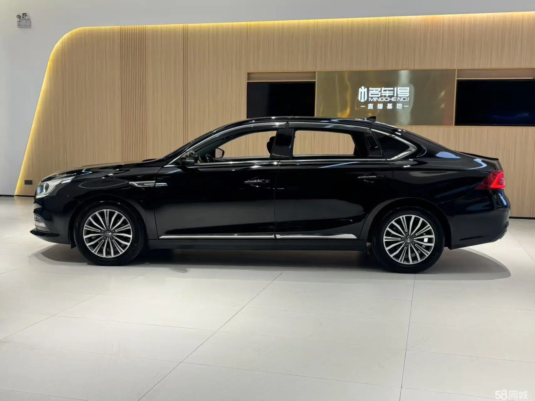 GAC Trumpchi GA8 2019 car image #3