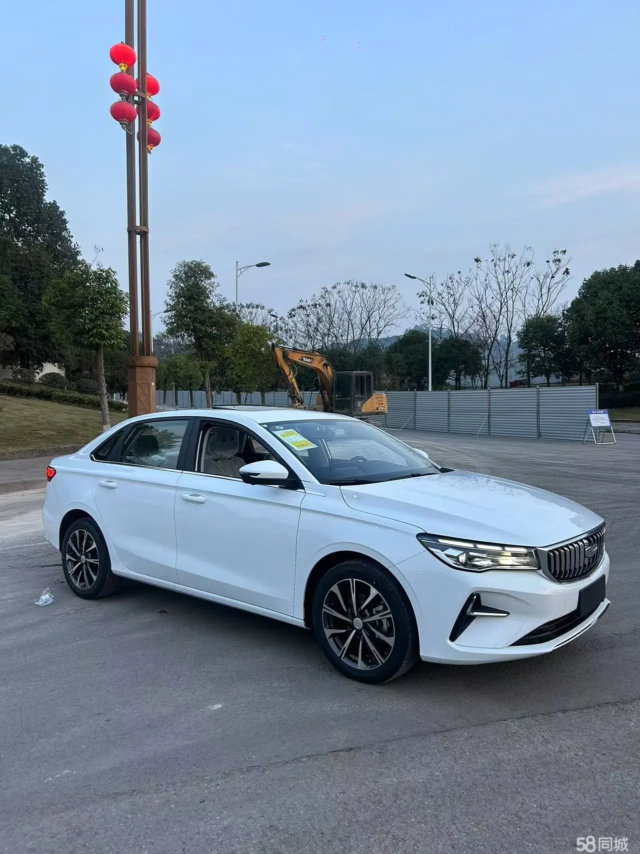 Emgrand 2025 car image #3