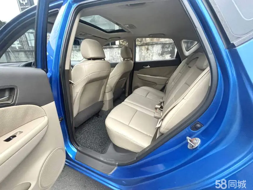 Hyundai i30 2010 car image #3