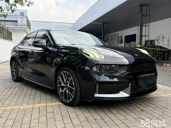 Lynk & Co 03 2019 #3 Lynk & Co 03 2019 car image #3