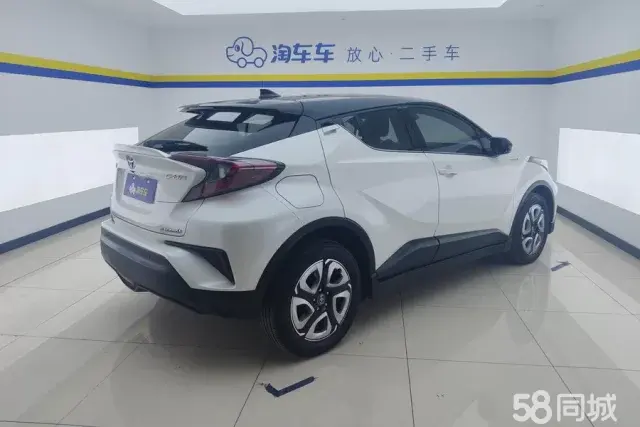 Toyota C-HR EV 2021 car image #3