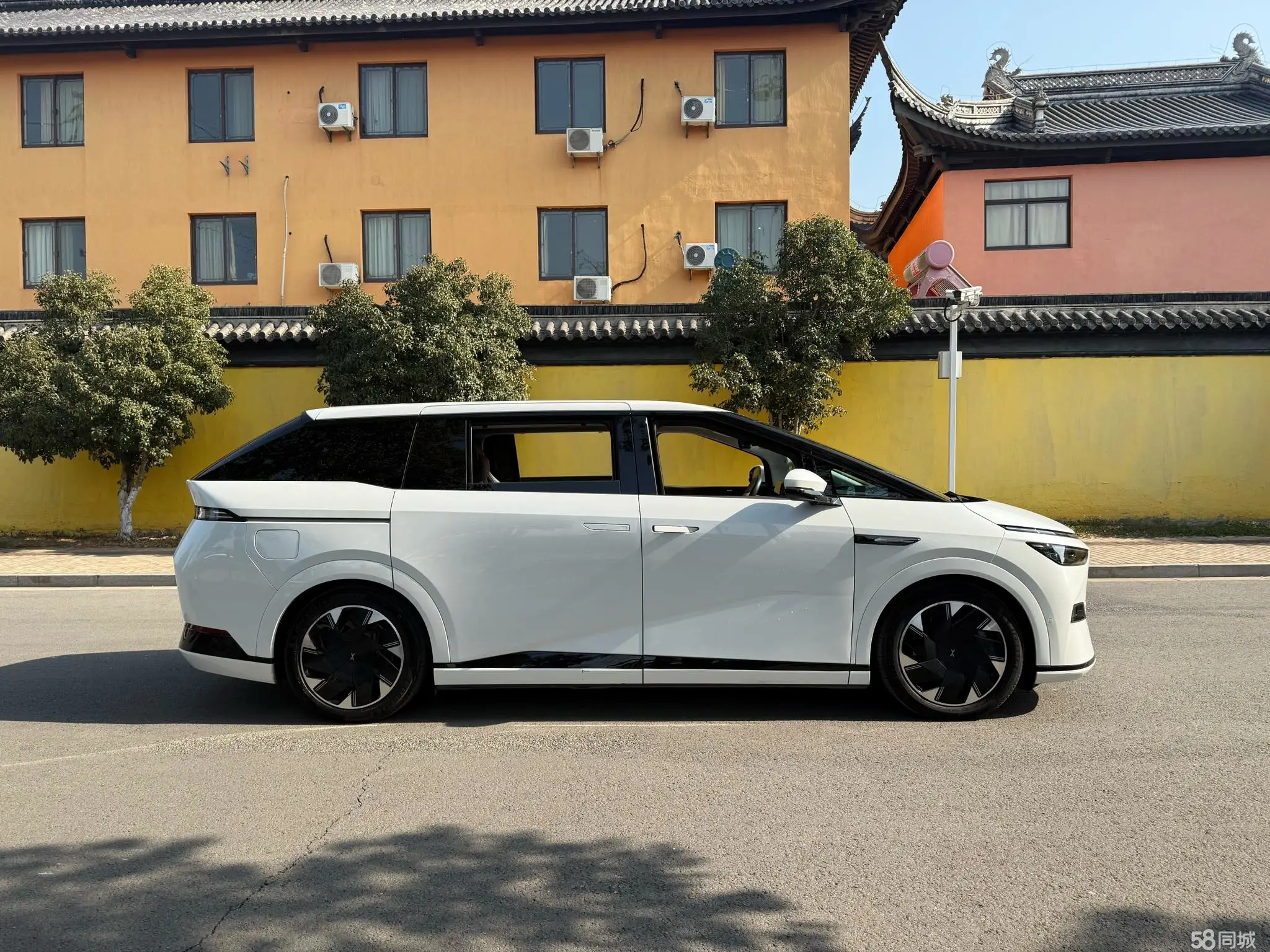 小鹏 小鹏X9 2024 汽车图片 #3