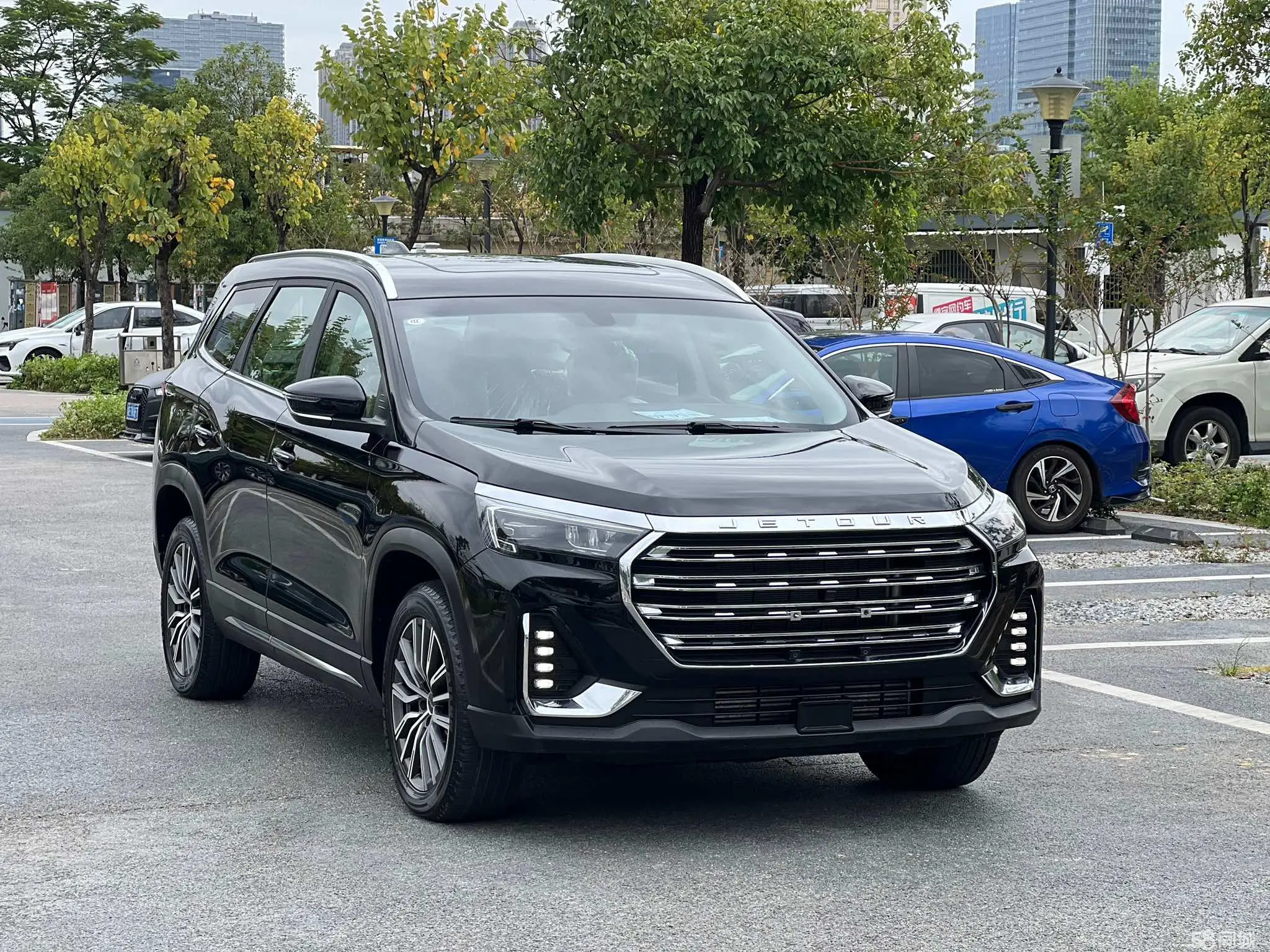 Jetour X90 PLUS 2025 car image #3