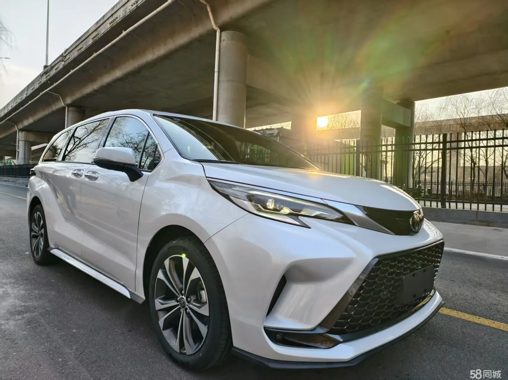 Toyota Granvia 2025 car image #3