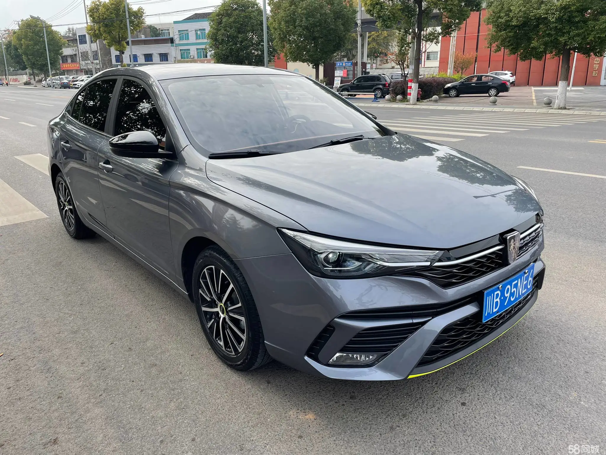 Roewe i5 2022 изображение автомобиля #3