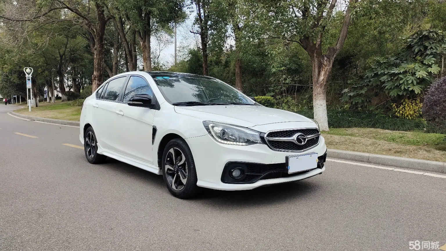 Soueast V5 Lingzhi 2017 car image #3