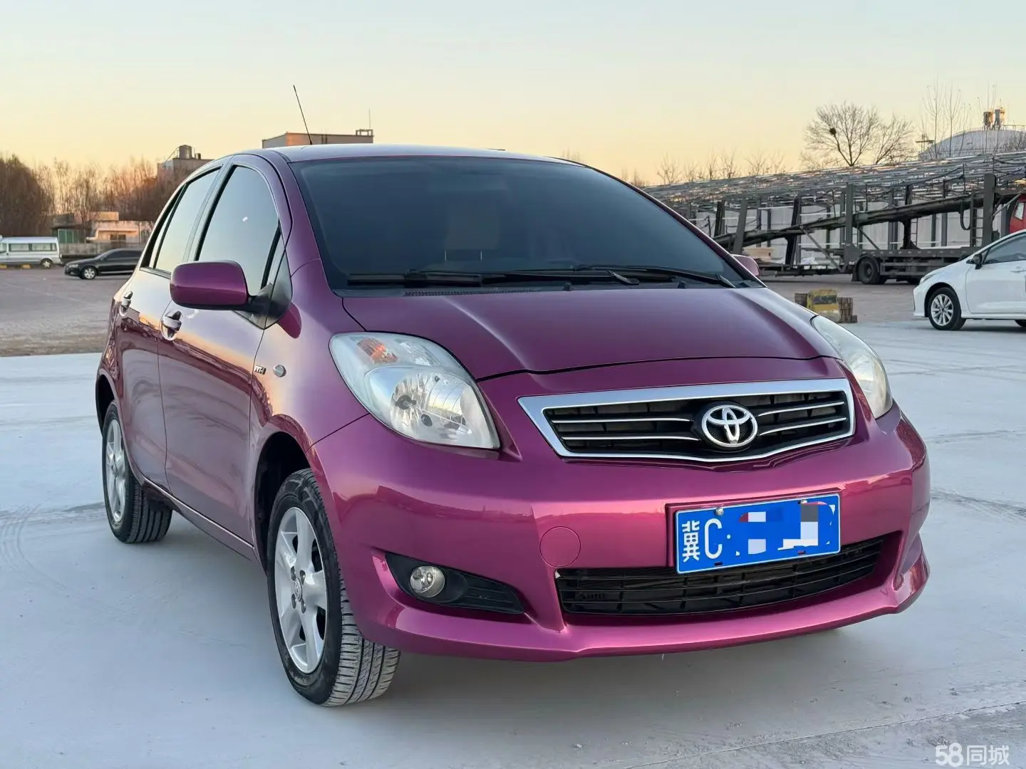 Toyota Yaris 2013 car image #3