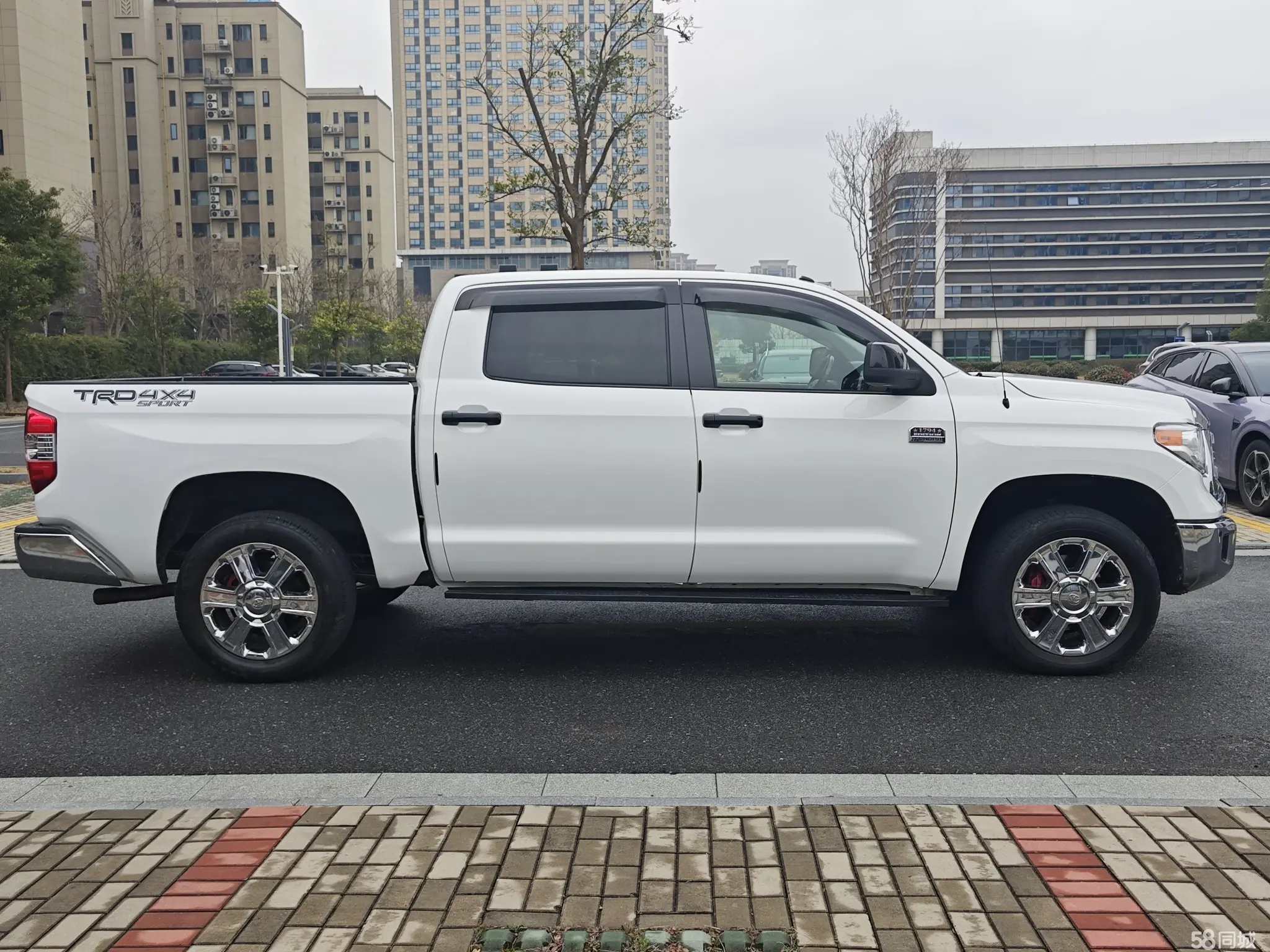 Toyota Tundra 2014 immagine di auto #3