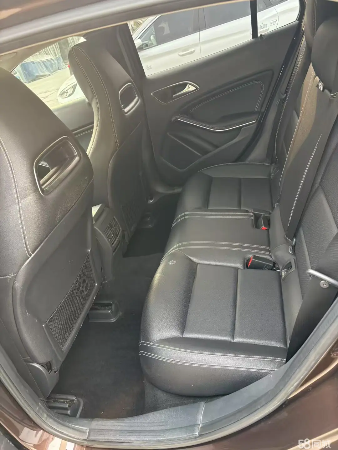 Mercedes-Benz GLA Class 2016 immagine di auto #3