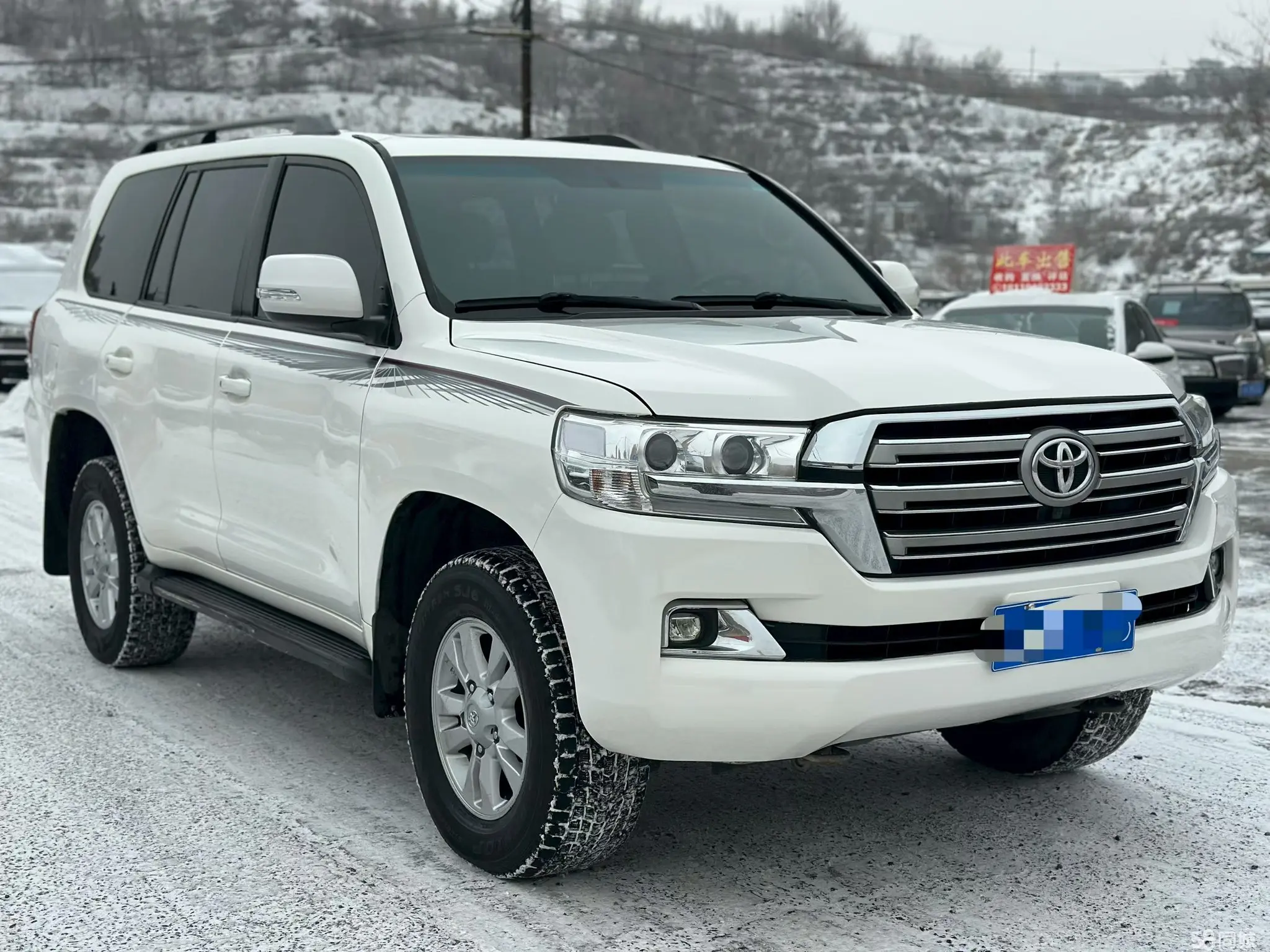 Toyota Land Cruiser 2010 car image #3