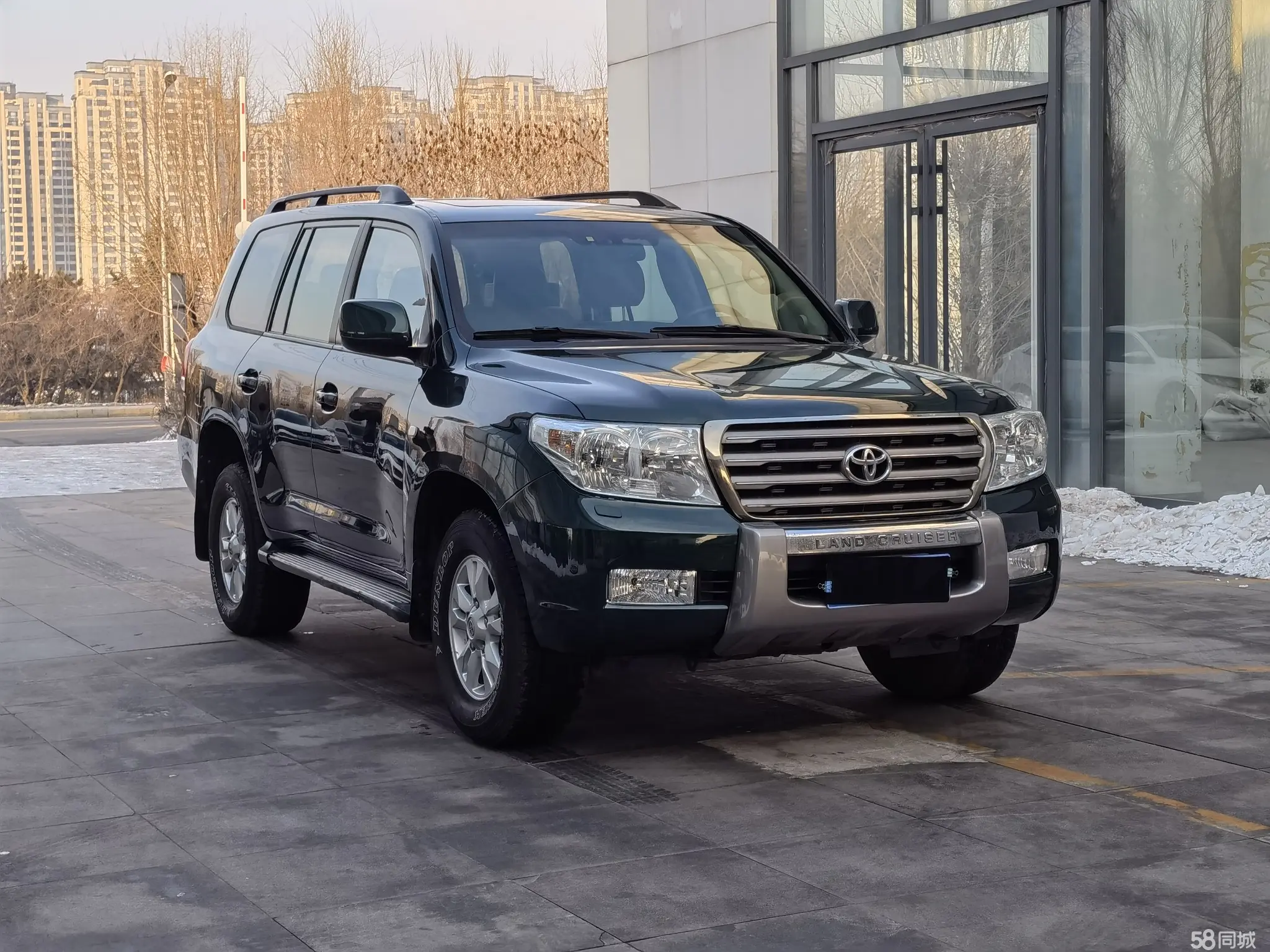 Toyota Land Cruiser 2010 car image #3
