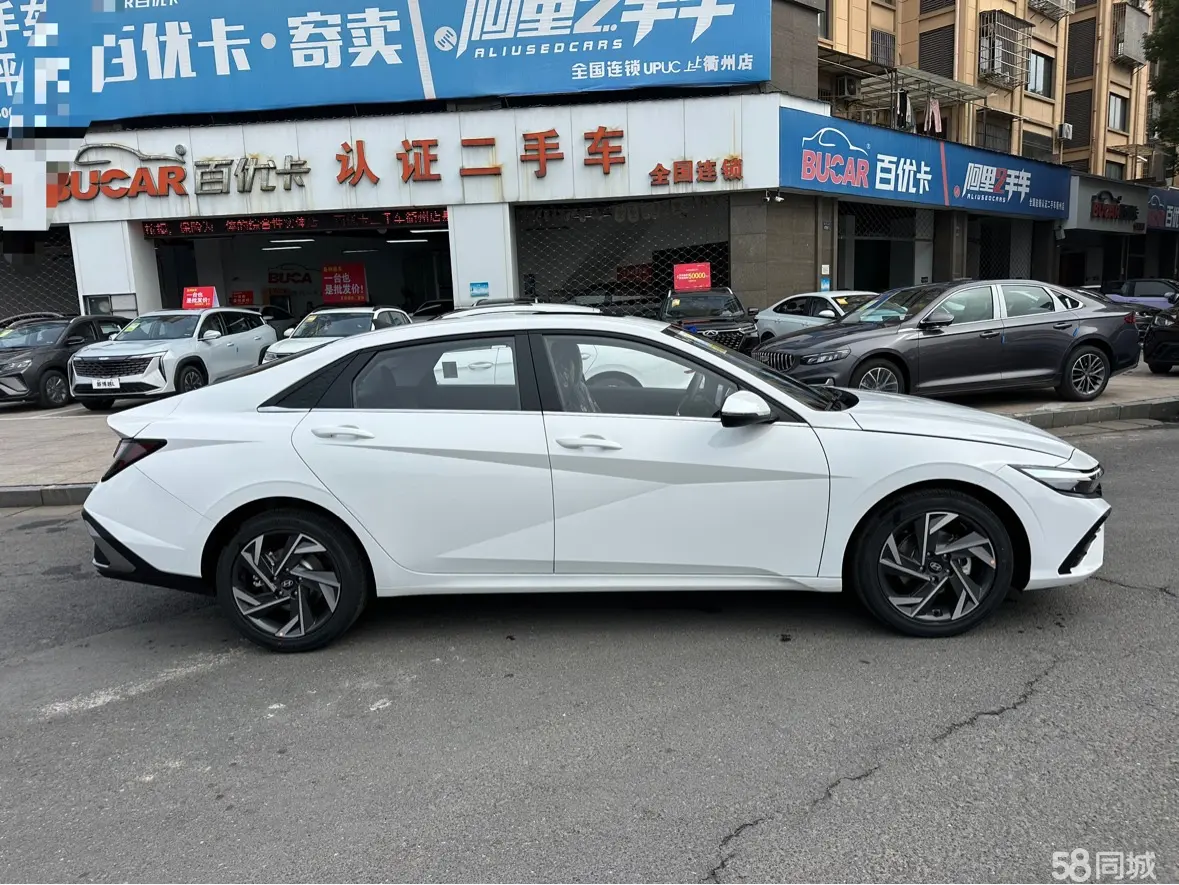 Hyundai Elantra 2025 car image #3