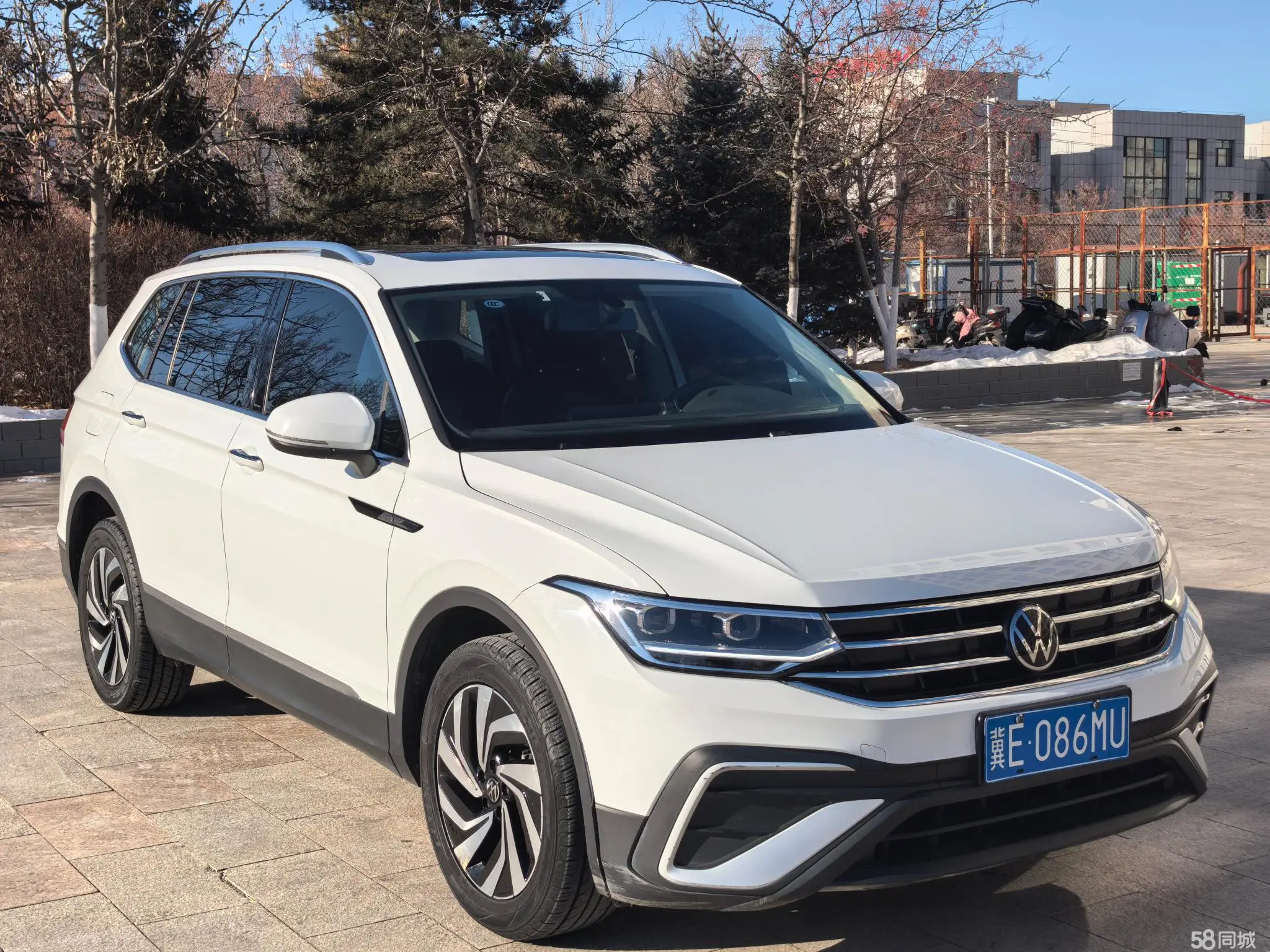 Volkswagen Tiguan L 2023 car image #3