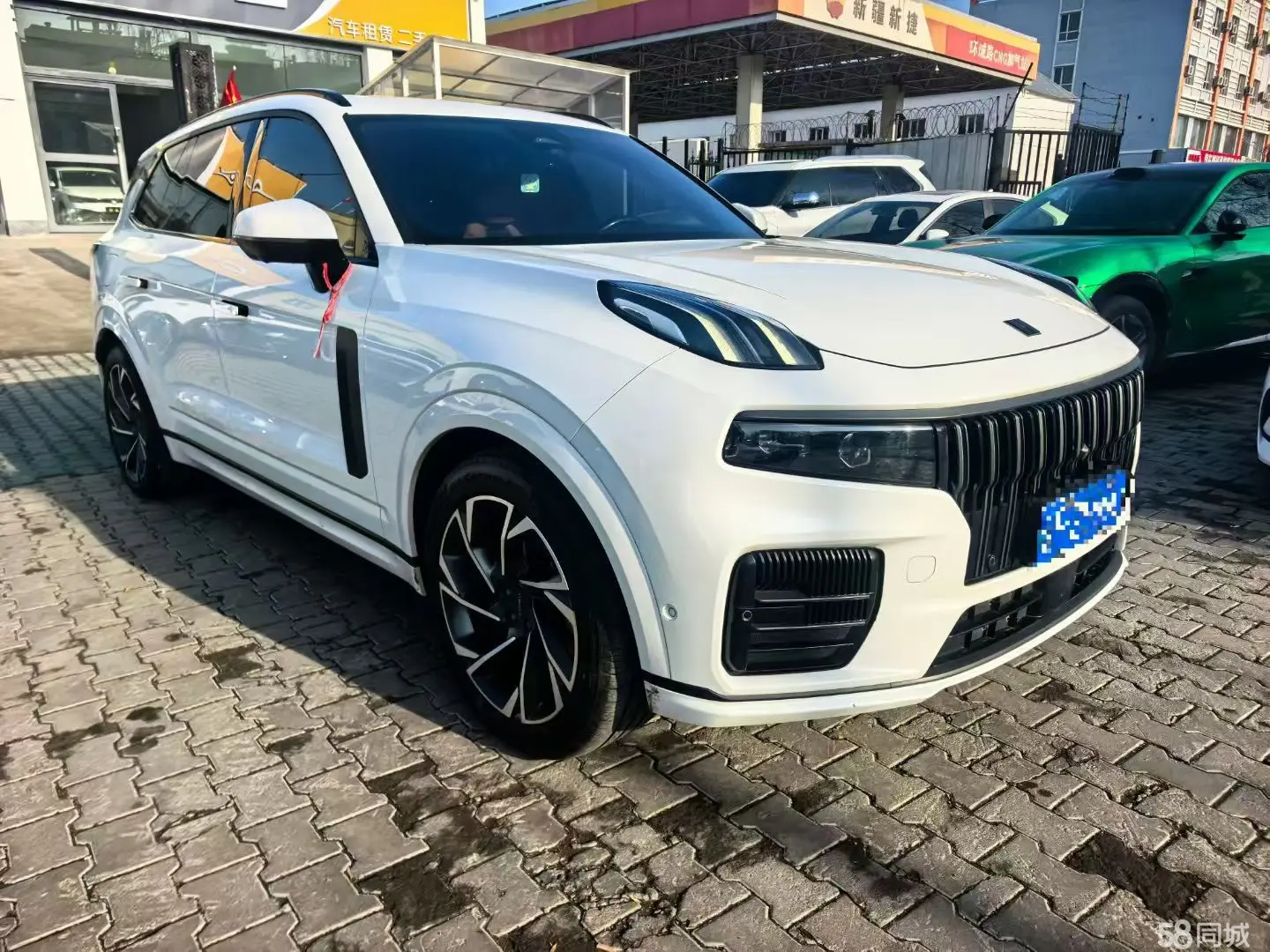 Lynk & Co 09 2022 car image #3