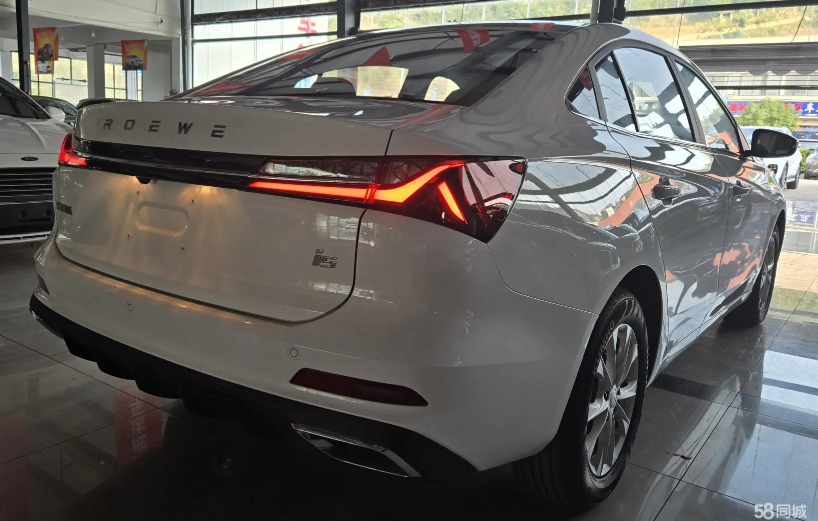 Roewe i5 2025 car image #3