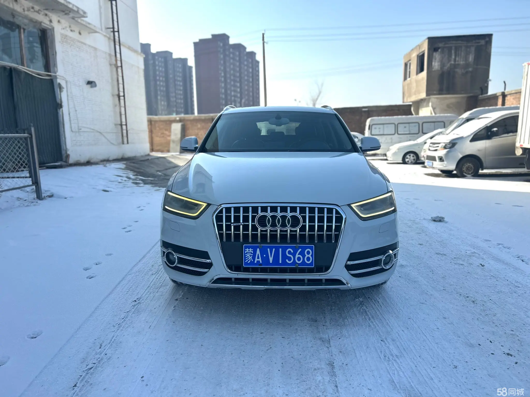 Audi Q3 2013 car image #3