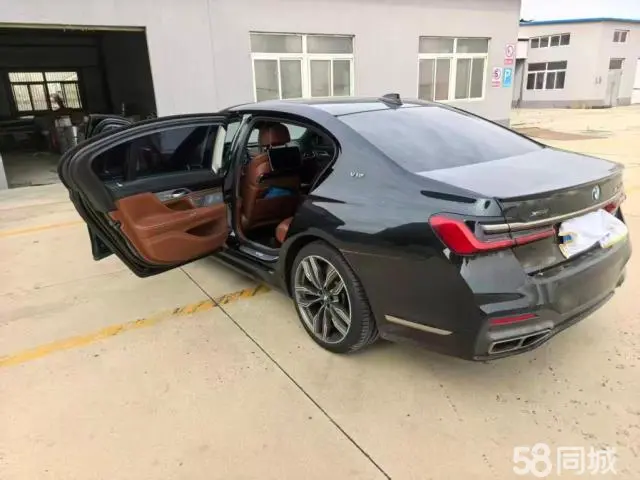 BMW 7 Series 2021 car image #3