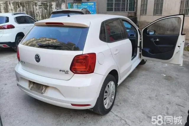 Volkswagen Polo 2016 car image #3