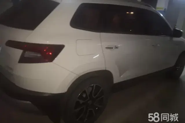 Skoda Karoq 2020 car image #3