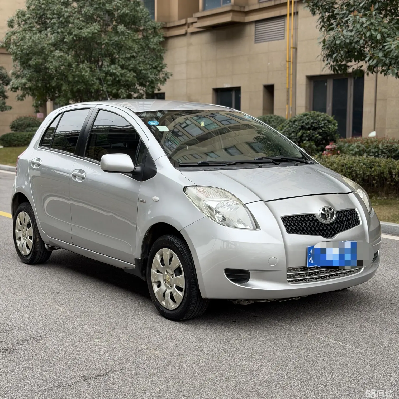 Toyota Yaris 2010 car image #3