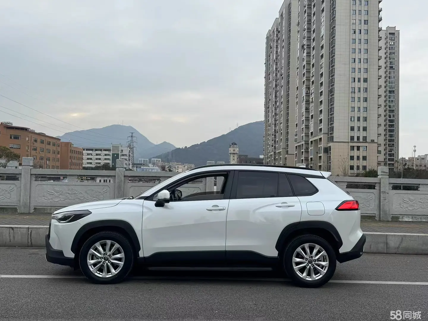 Toyota Corolla Cross 2022 car image #3