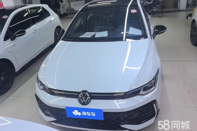 Volkswagen Golf 2025 car image #3