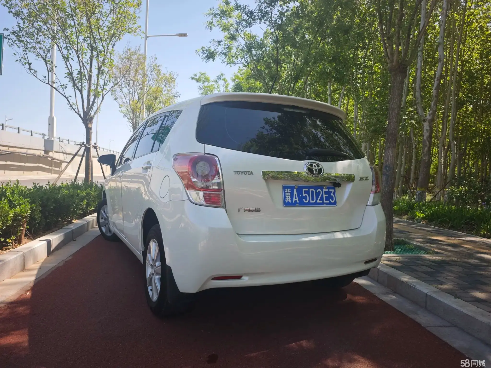 Toyota Verso 2013 immagine di auto #3