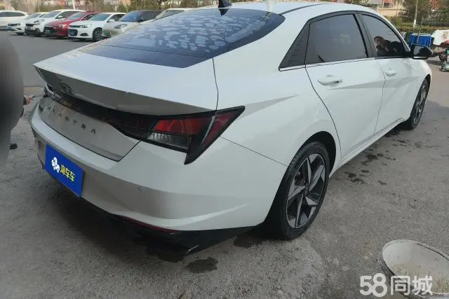 Hyundai Elantra 2023 car image #3