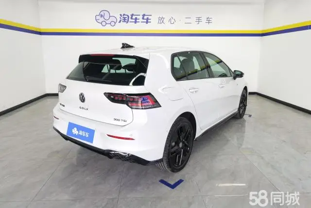 Volkswagen Golf 2024 car image #3