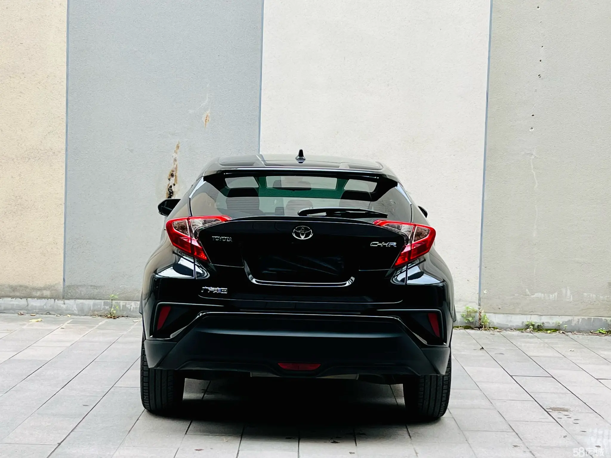 Toyota C-HR 2020 immagine di auto #3