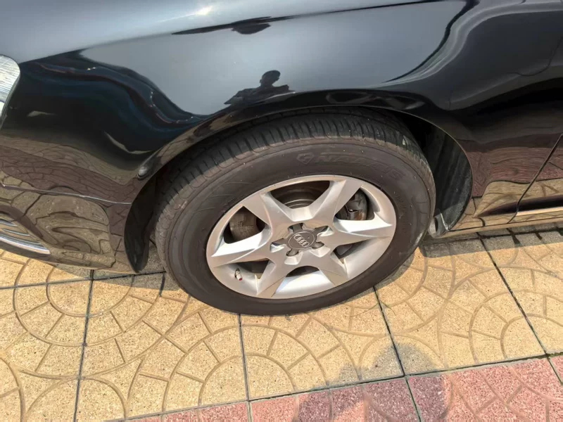 Audi A6L e-tron 2012 immagine di auto #3