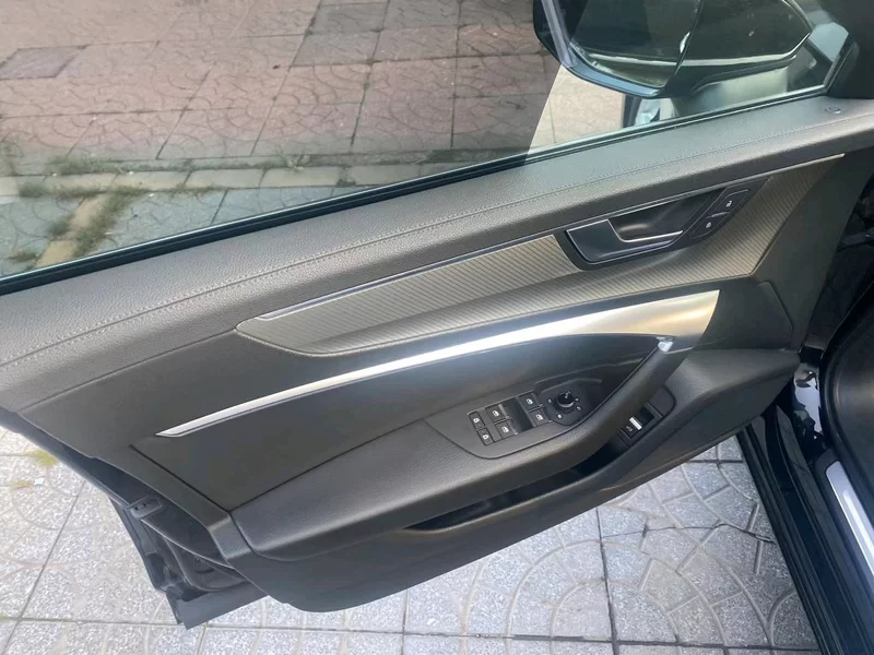 Audi A6L e-tron 2020 immagine di auto #3