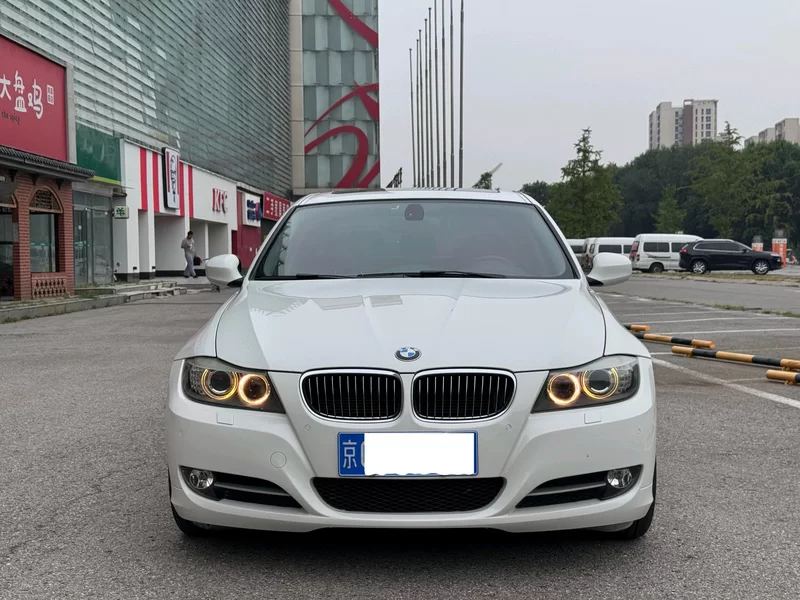 BMW 3 Series (Imported) 2010 immagine di auto #3
