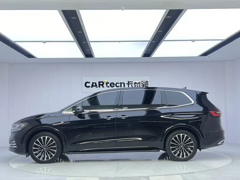 Volkswagen Viloran 2022 car image #3