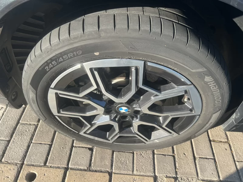 BMW X1 M35Li 2024 car image #3