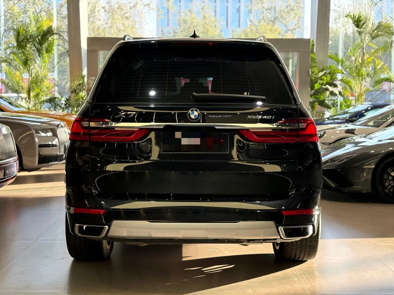 BMW X7 M60i 2020 car image #3
