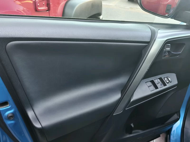 Toyota RAV4 2016 immagine di auto #3