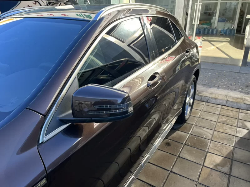 Mercedes-Benz GLA Class 2018 immagine di auto #3