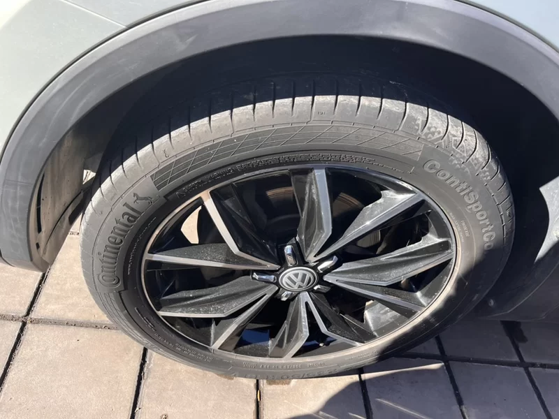 Volkswagen Tiguan L 2017 immagine di auto #3