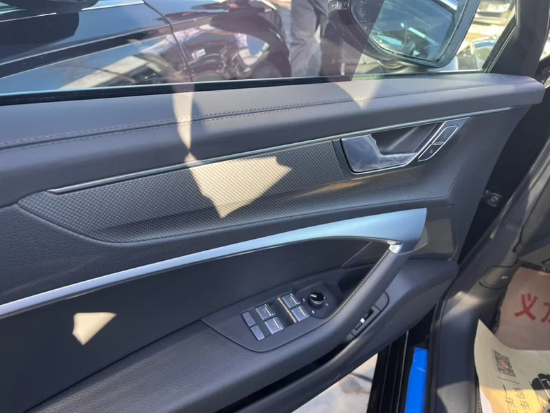 Audi A6L 2025 car image #3