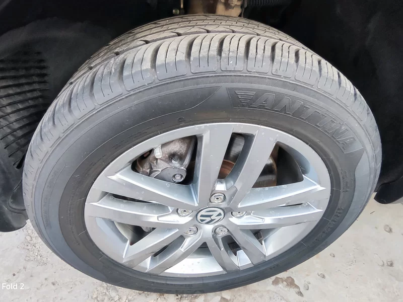 Volkswagen Touareg 2015 car image #3