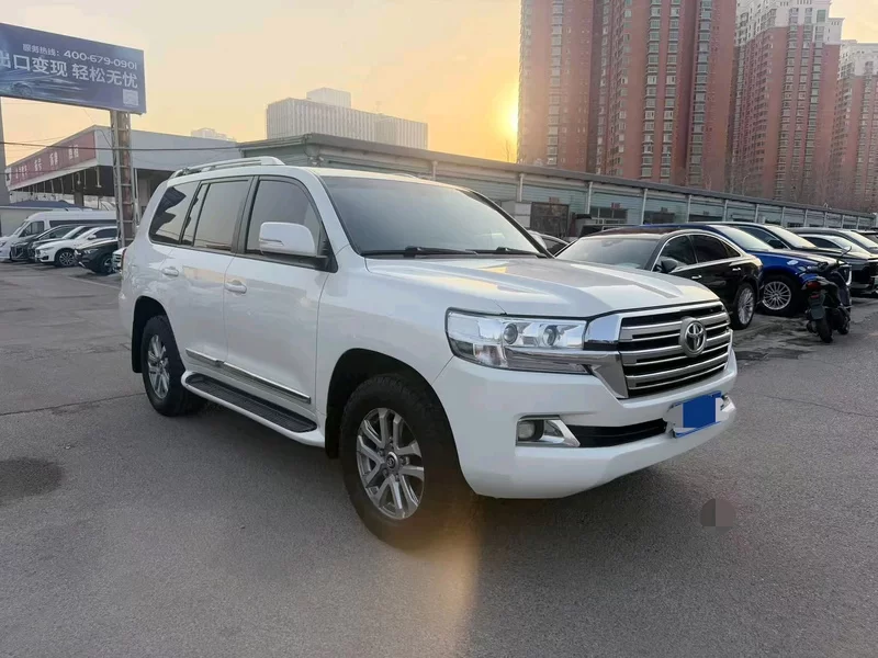 Toyota Land Cruiser 2022 car image #3