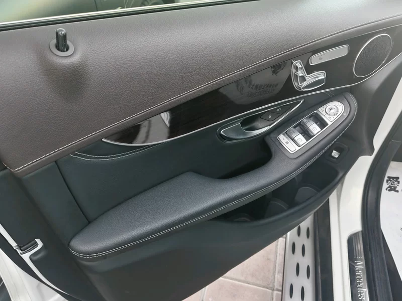 Mercedes-Benz GLC Class 2018 #3 Mercedes-Benz GLC Class 2018 car image #3