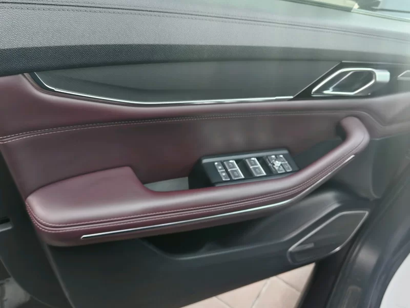 Lynk & Co 09 2022 car image #3