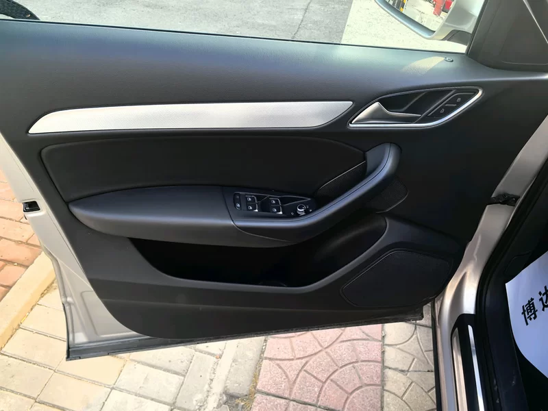 Audi Q3 2013 car image #3