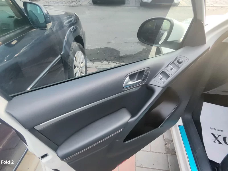 Volkswagen Tiguan 2018 car image #3