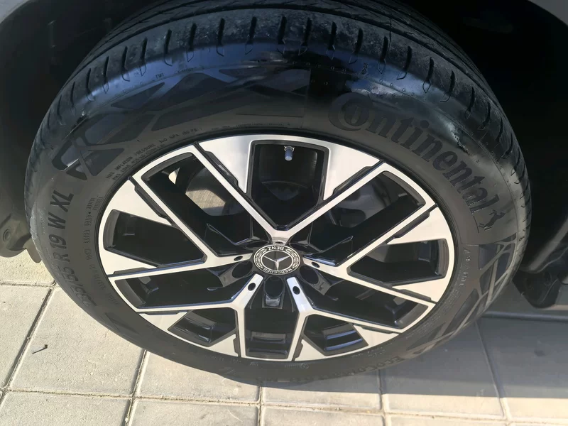 Mercedes-Benz GLC Class 2023 car image #3